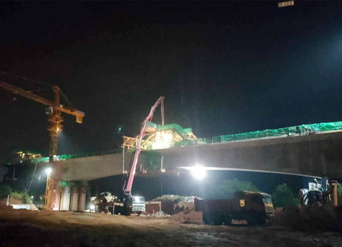 20200914119903.jpg 常益長(zhǎng)項(xiàng)目侍郎河大橋三座連續(xù)梁全部合龍_副本.jpg