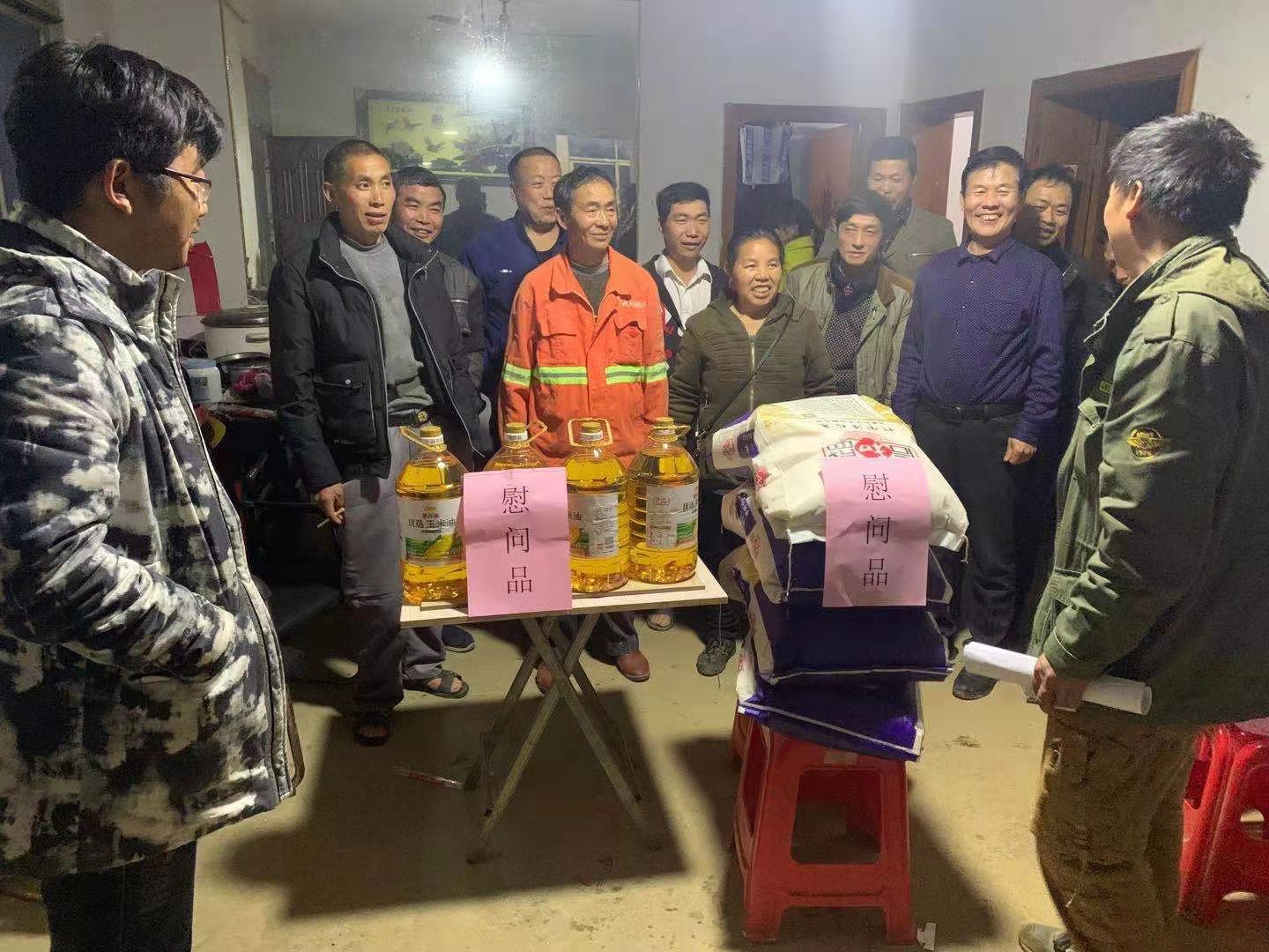 20210322525719.jpg 2“湘融湘愛”農(nóng)民工服務.jpg