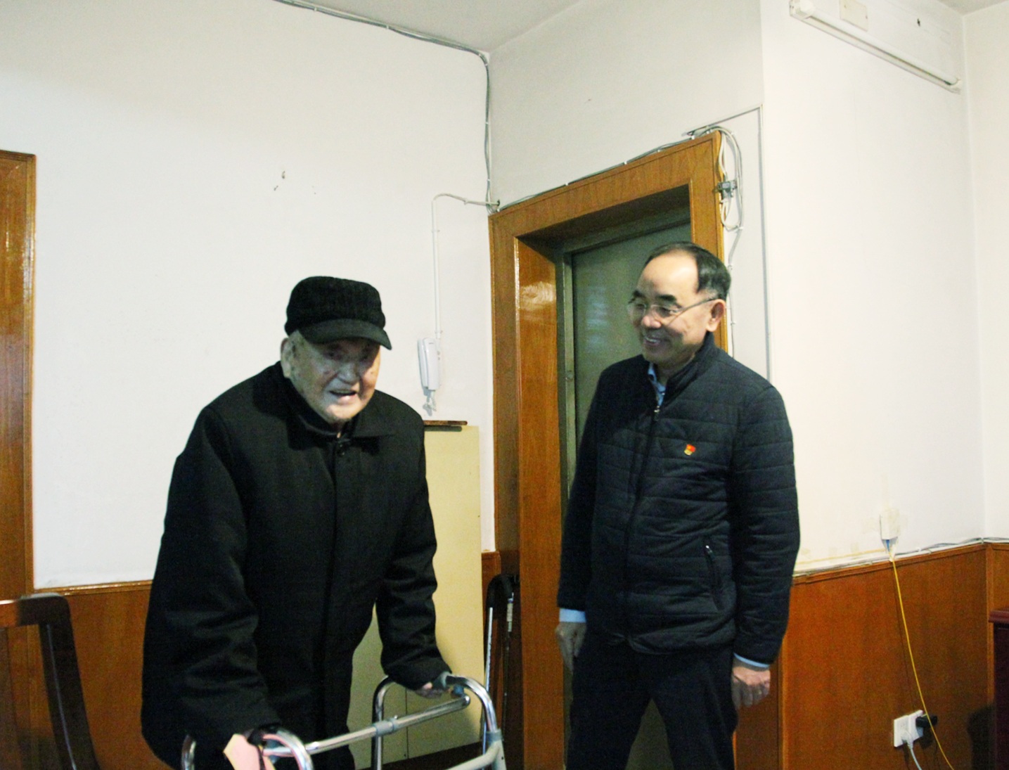 20220209123195.jpg 6王術(shù)飛慰問岳國民IMG_2002_副本.jpg