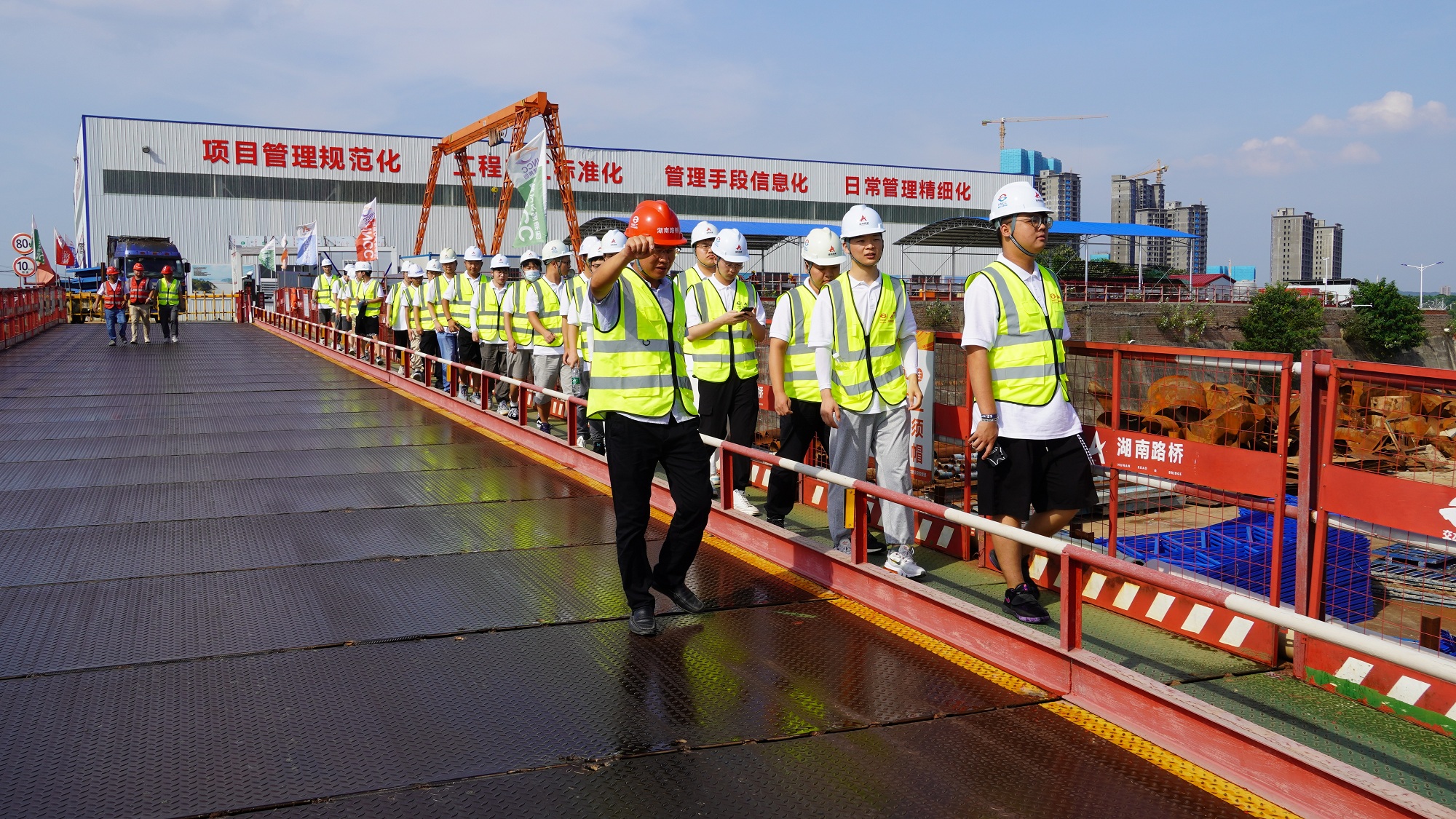 20220726105169.jpg 新員工參觀現(xiàn)場1.jpg