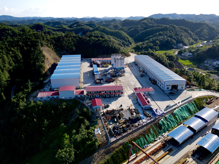 20220826101038.jpg 路基拌合站及鋼筋加工區(qū).jpg