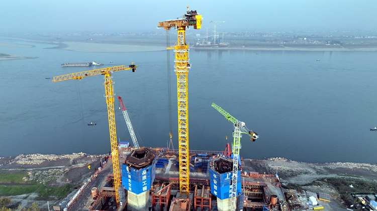 R4300-200創(chuàng)新型結(jié)構(gòu)塔機 (2)_副本.jpg