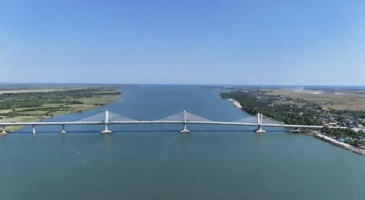 2025年5月16日，菲律賓卡馬拉尼甘大橋順利實(shí)現(xiàn)全橋合龍。受訪單位供圖